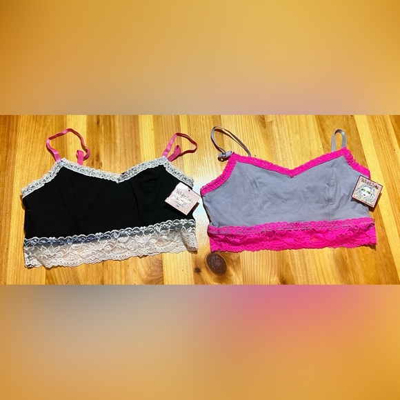 NWT!! Free with any purchase! Set of 2 White Saki by Lauren B. Mandel Lacey Bras - Picture 3 of 11